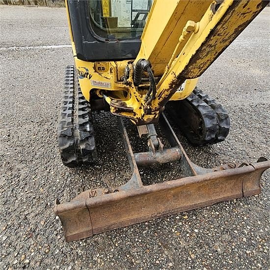 Komatsu PC18 MR-2 - Minigravemaskine / mini excavator 1,8 to 30 of 30