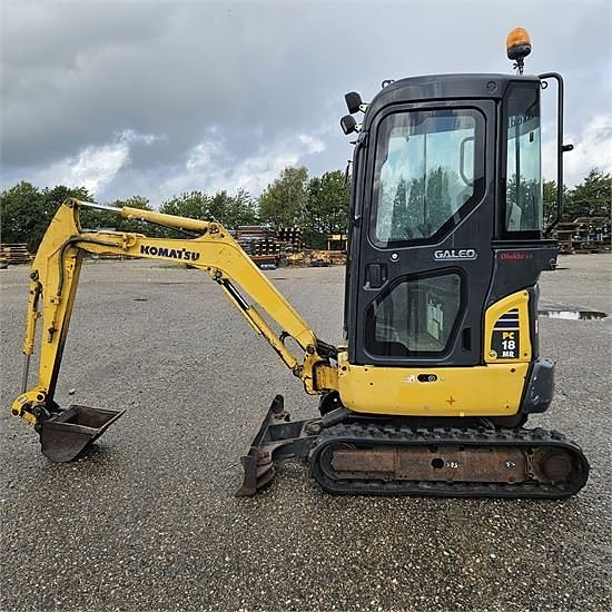 Komatsu PC18 MR-2 - Minigravemaskine / mini excavator 1,8 to 3 of 30