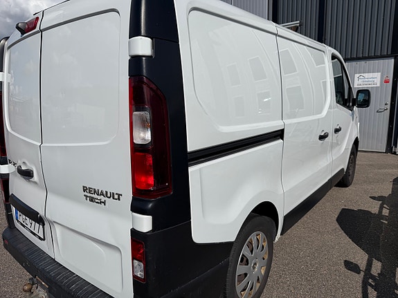 Renault Trafic 4 of 9