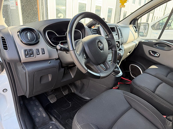 Renault Trafic 6 of 9