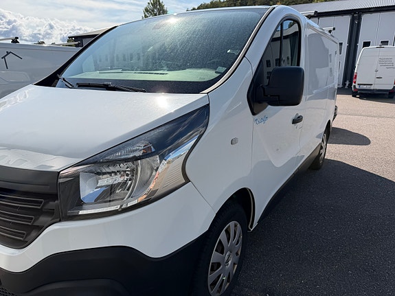 Renault Trafic 2 of 9