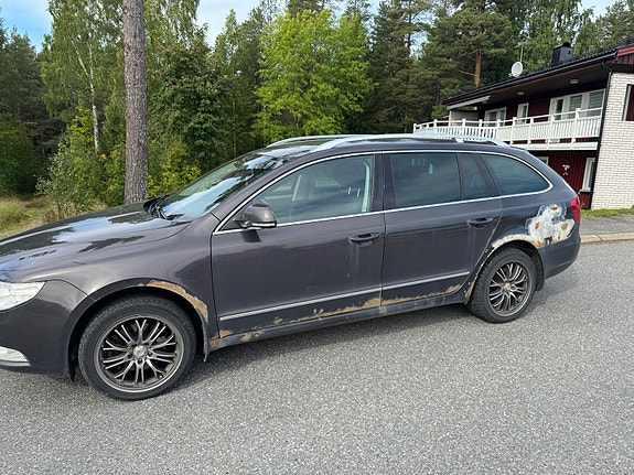 Skoda Superb 2 of 4
