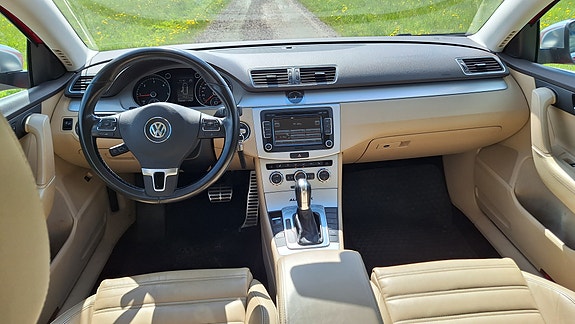Volkswagen Passat Alltrack 11 of 15