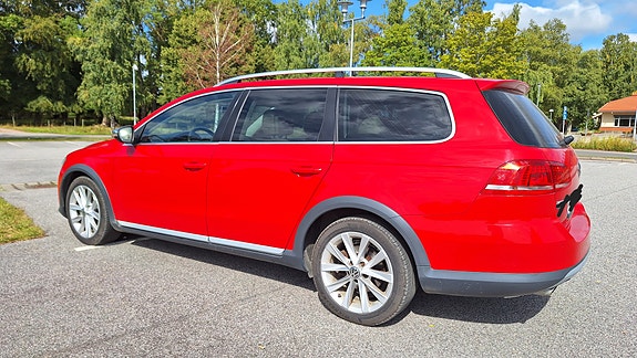 Volkswagen Passat Alltrack 3 of 15