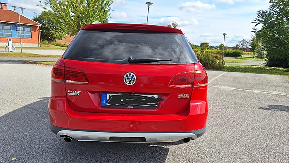 Volkswagen Passat Alltrack 5 of 15