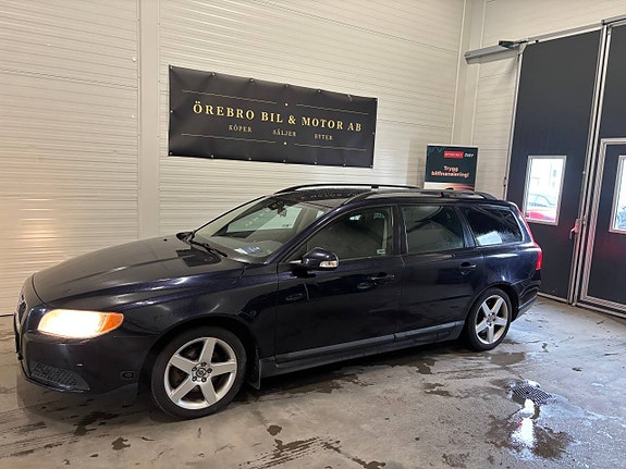 Volvo V70 3 of 7