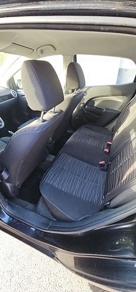 Mazda 2 3 of 6