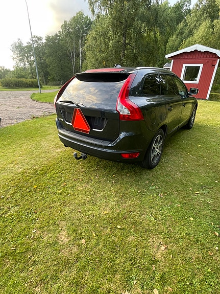 Volvo XC60 4 of 11