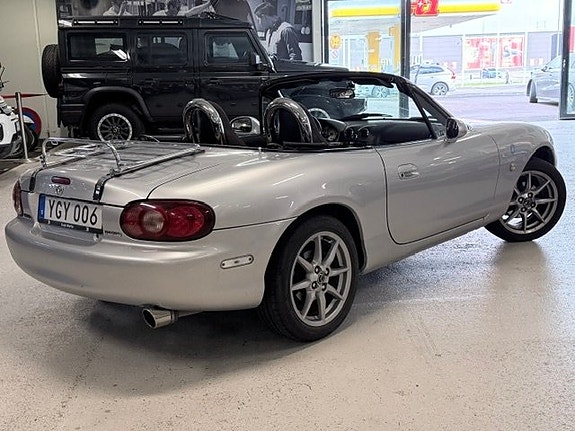 Mazda MX-5 4 of 11