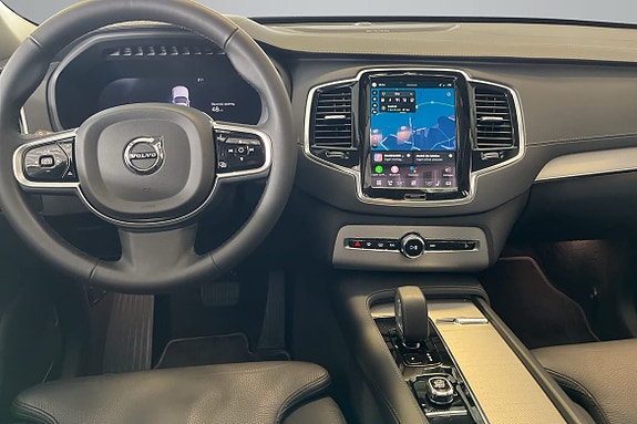 Volvo XC90 12 of 18