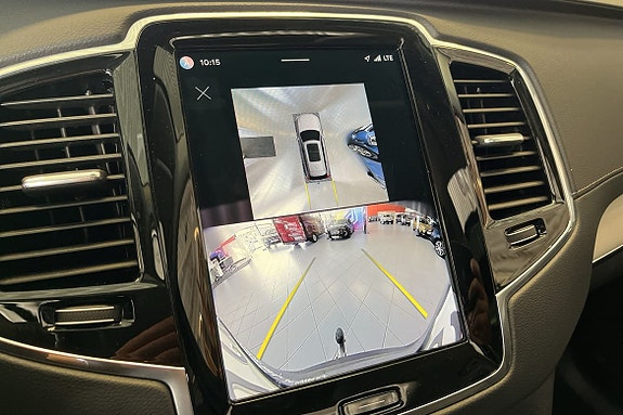 Volvo XC90 17 of 18