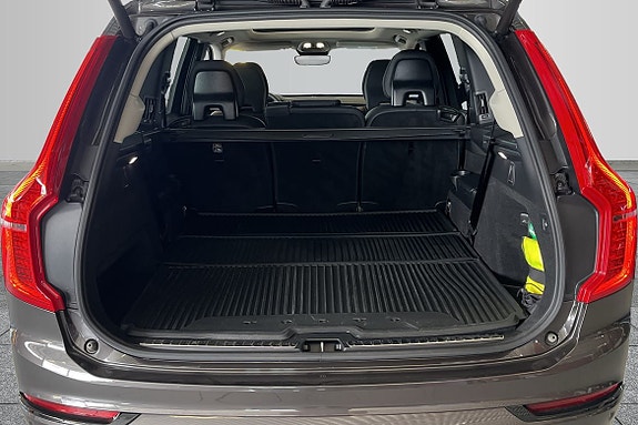 Volvo XC90 9 of 18