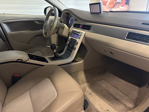 Volvo V70 6 of 9