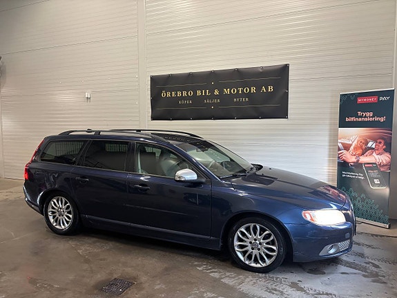 Volvo V70 3 of 9