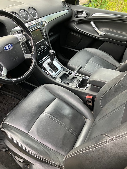 Ford S-MAX 7 of 10