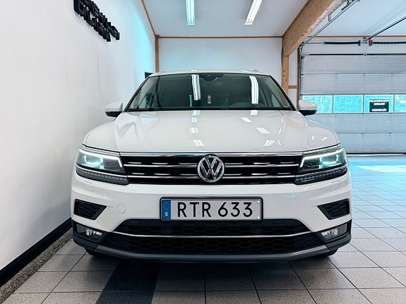 Volkswagen Tiguan 2 of 24