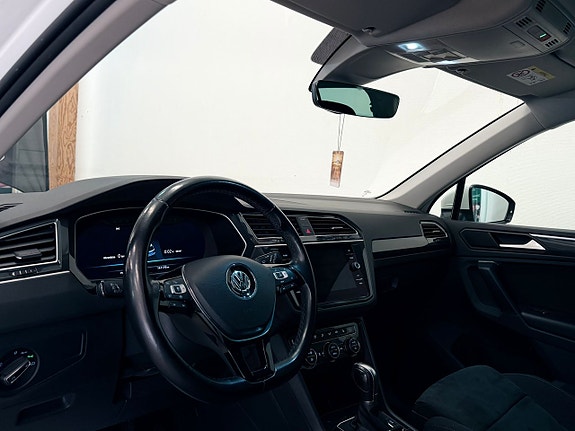 Volkswagen Tiguan 12 of 24