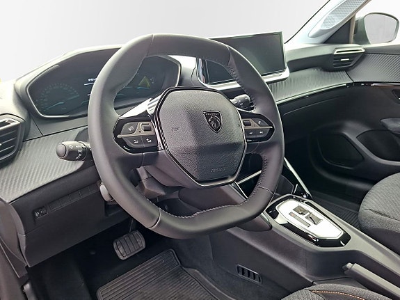 Peugeot 208 7 of 10