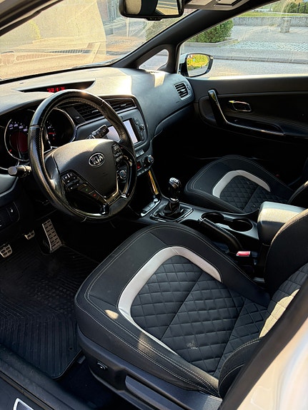 Kia Ceed 7 of 10