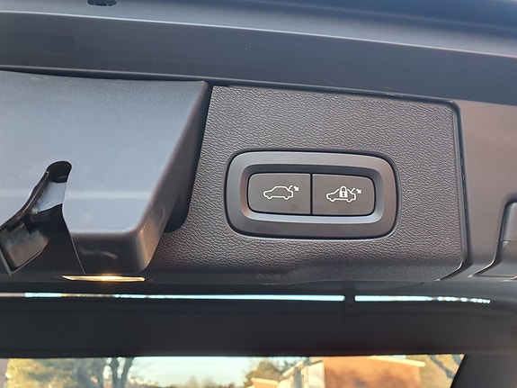 Volvo XC60 9 of 16