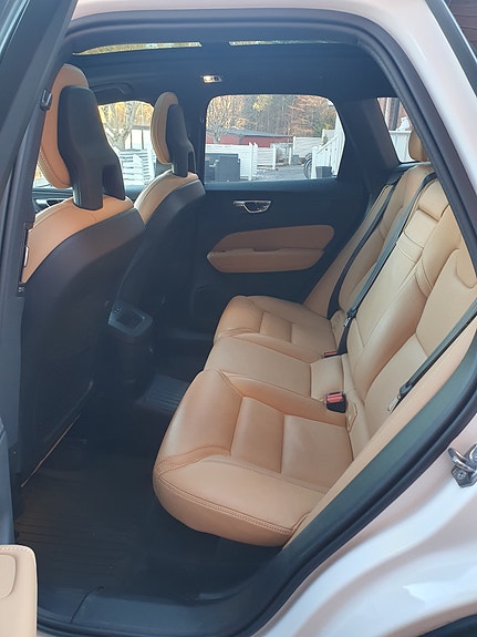 Volvo XC60 6 of 16
