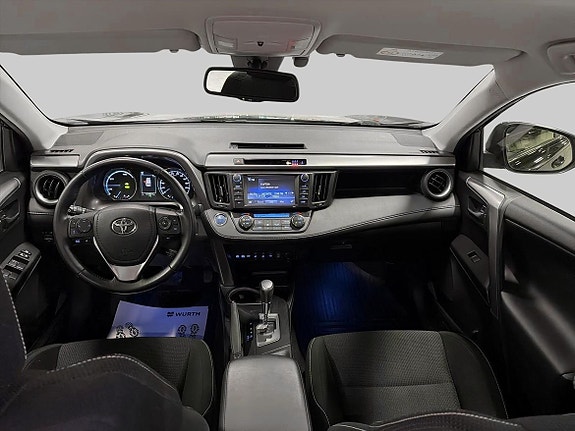 Toyota RAV4 12 of 19