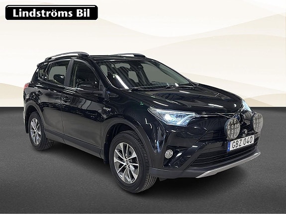 Toyota RAV4 3 of 19