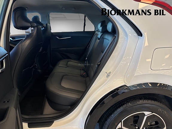 Kia Niro 9 of 16