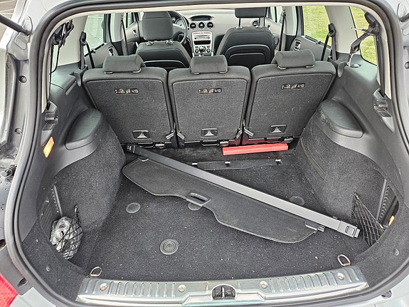 Peugeot 308 SW 17 of 30