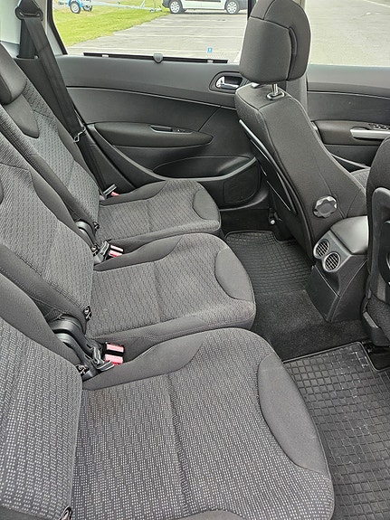 Peugeot 308 SW 12 of 30