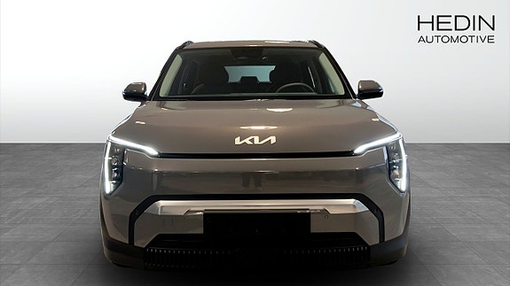Kia EV3 8 of 11