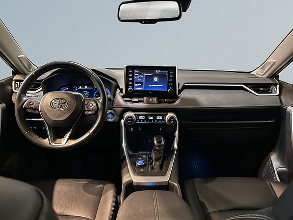 Toyota RAV4 8 of 22