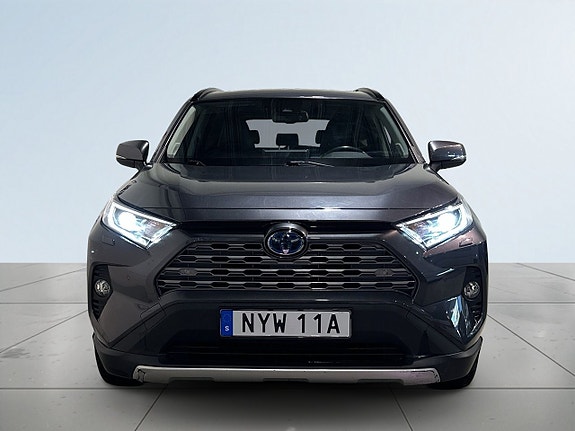 Toyota RAV4 2 of 22