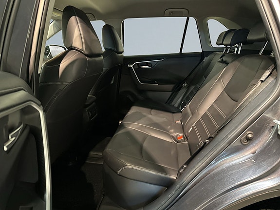 Toyota RAV4 13 of 22