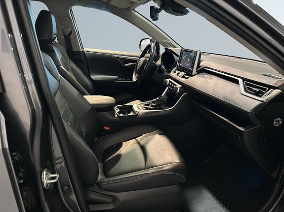 Toyota RAV4 10 of 22