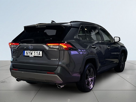 Toyota RAV4 6 of 22