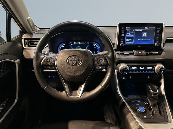 Toyota RAV4 9 of 22