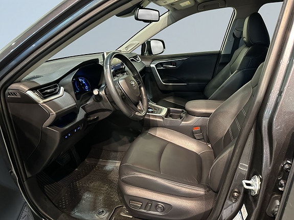 Toyota RAV4 7 of 22