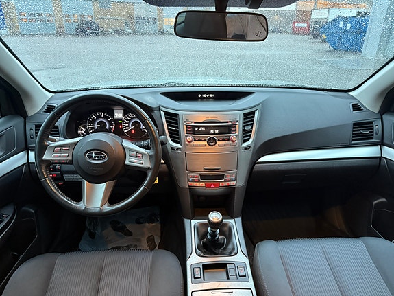 Subaru Legacy 5 of 7