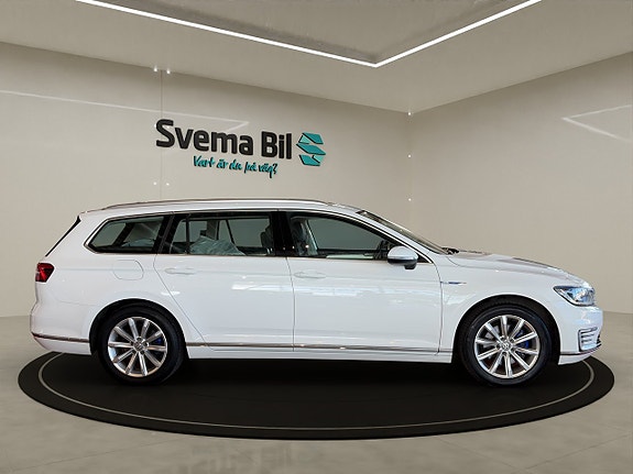 Volkswagen Passat 4 of 13