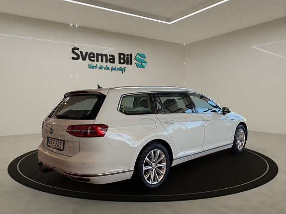 Volkswagen Passat 5 of 13