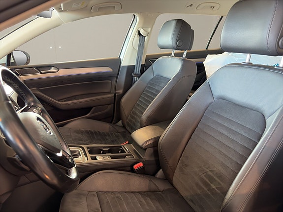 Volkswagen Passat 9 of 13