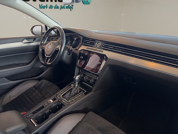 Volkswagen Passat 12 of 13
