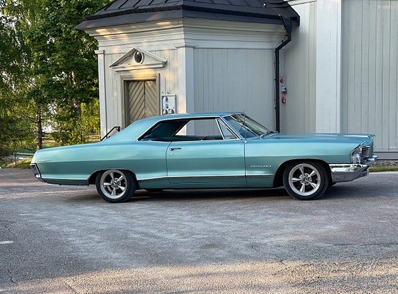 Pontiac Grand Prix 3 of 9