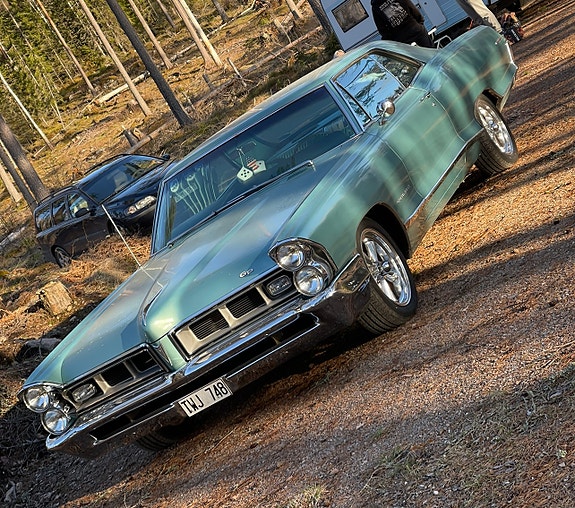 Pontiac Grand Prix 4 of 9