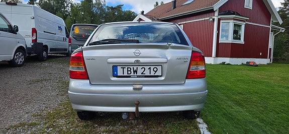 Opel Astra 2 of 7