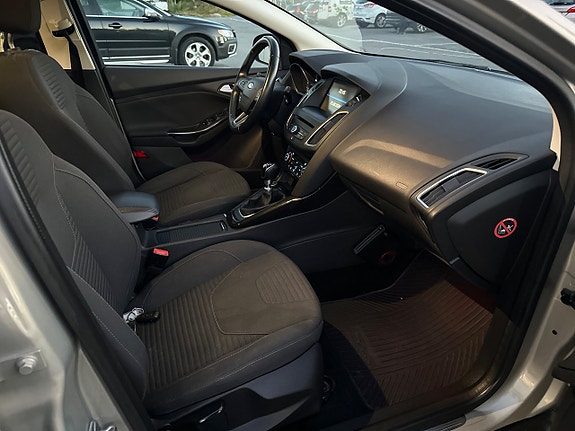 Ford Focus 7 of 15