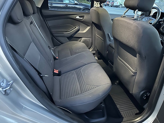 Ford Focus 9 of 15