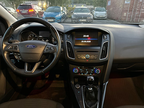 Ford Focus 11 of 15