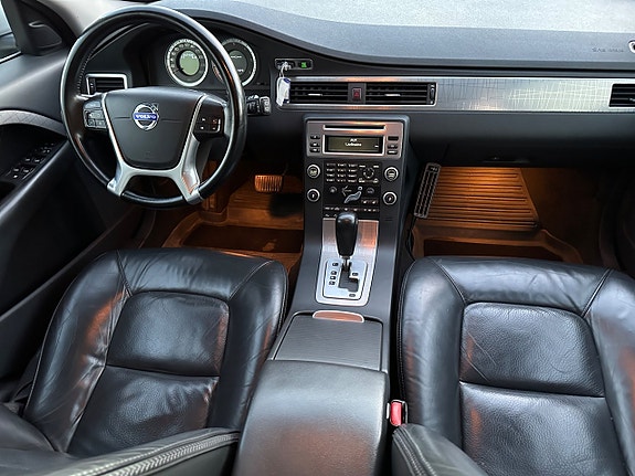 Volvo XC70 7 of 11